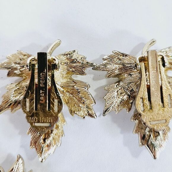 Sarah Coventry Signed Demi Parure Nature’s Choice Maple Leaf Brooch Earring Set - Picture 8 of 9